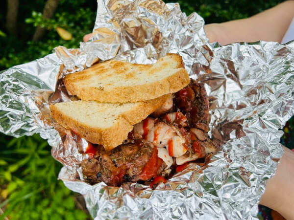 INITY 但馬どりを使用したジャマイカの郷土料理ジャークチキン